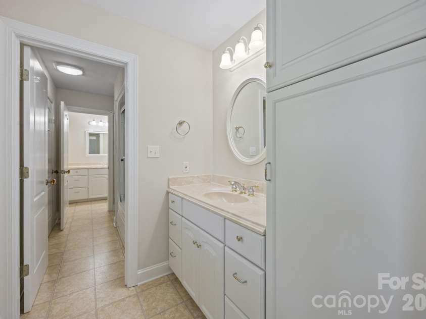 5109 McCallum Meadows Drive, Charlotte, NC 28216.  MLS# CAR4360058, YatesRealty ID 17816. 