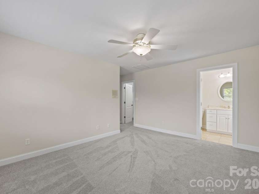 5109 McCallum Meadows Drive, Charlotte, NC 28216.  MLS# CAR4360058, YatesRealty ID 17816. 