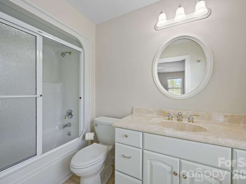 5109 McCallum Meadows Drive, Charlotte, NC 28216.  MLS# CAR4360058, YatesRealty ID 17816. 