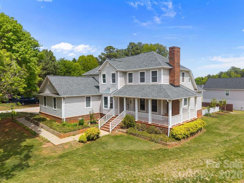 5109 McCallum Meadows Drive, Charlotte, NC 28216.  MLS# CAR4360058, YatesRealty ID 17816. 