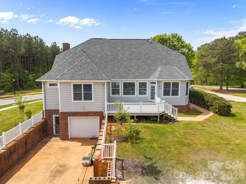 5109 McCallum Meadows Drive, Charlotte, NC 28216.  MLS# CAR4360058, YatesRealty ID 17816. 