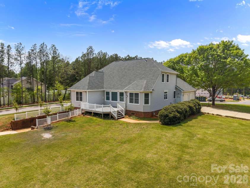 5109 McCallum Meadows Drive, Charlotte, NC 28216.  MLS# CAR4360058, YatesRealty ID 17816. 