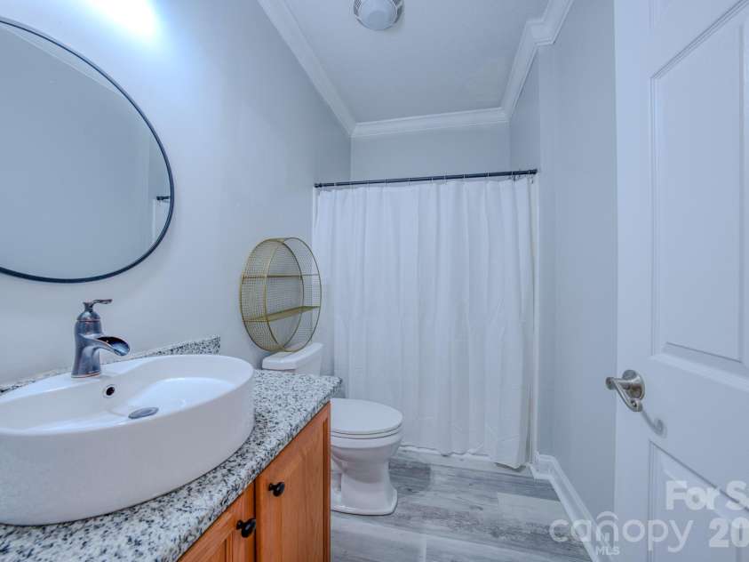 27 Garland Ball Drive, Alexander, NC 28701.  MLS# CAR4371775, YatesRealty ID 17817. 2nd Bath