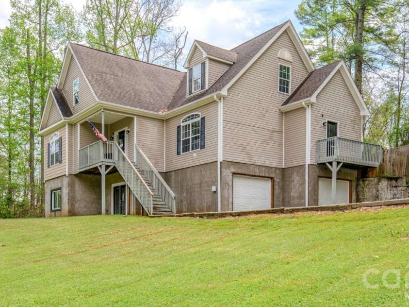 27 Garland Ball Drive, Alexander, NC 28701.  MLS# CAR4371775, YatesRealty ID 17817. 