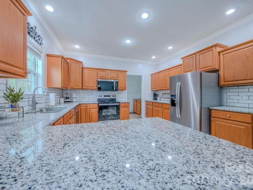 27 Garland Ball Drive, Alexander, NC 28701.  MLS# CAR4371775, YatesRealty ID 17817. 