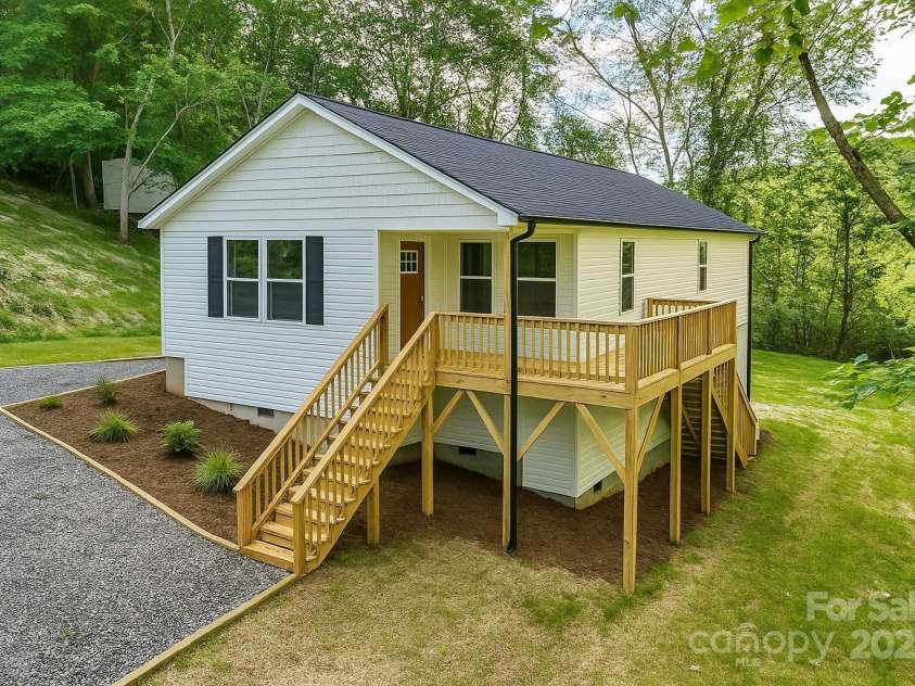 6 Meadows Town Road, Leicester, NC 28748.  MLS# CAR4228027, YatesRealty ID 17817. 