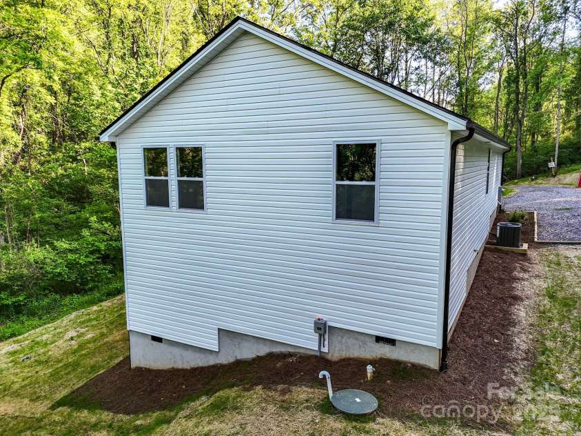 6 Meadows Town Road, Leicester, NC 28748.  MLS# CAR4228027, YatesRealty ID 17817. 