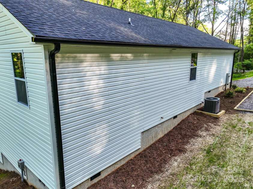 6 Meadows Town Road, Leicester, NC 28748.  MLS# CAR4228027, YatesRealty ID 17817. 