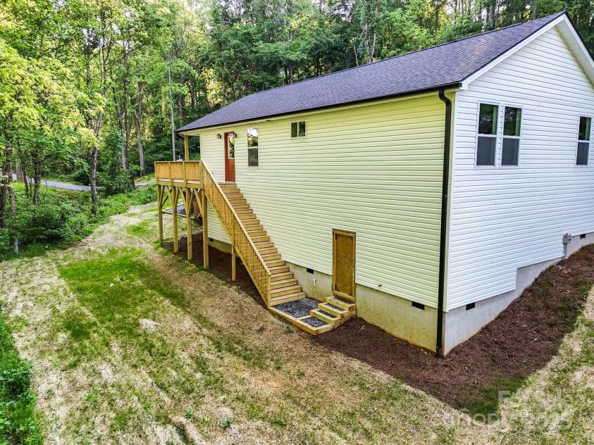 6 Meadows Town Road, Leicester, NC 28748.  MLS# CAR4228027, YatesRealty ID 17817. 