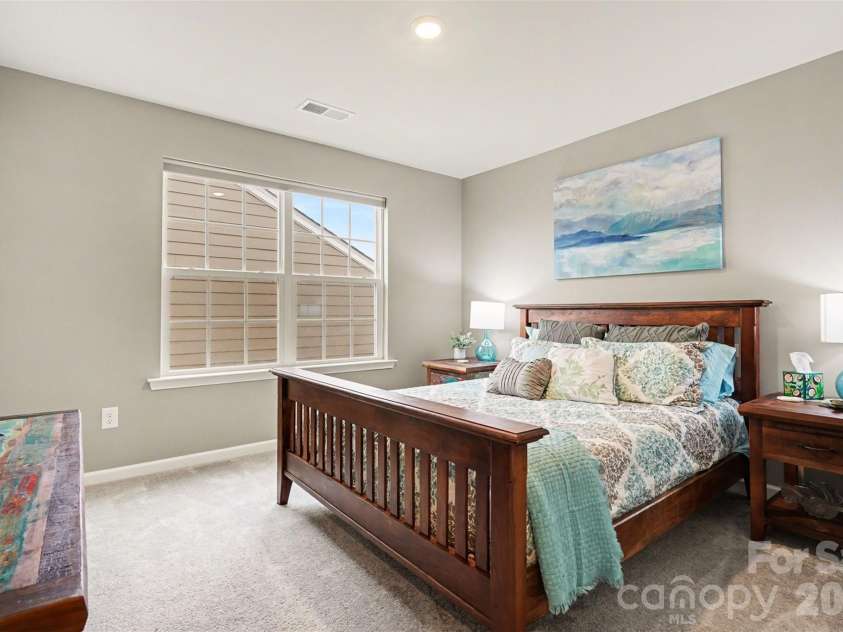 1101 Lookout Shoals Drive, Fort Mill, SC 29715.  MLS# CAR4341463, YatesRealty ID 17818. Spare Bath- upper