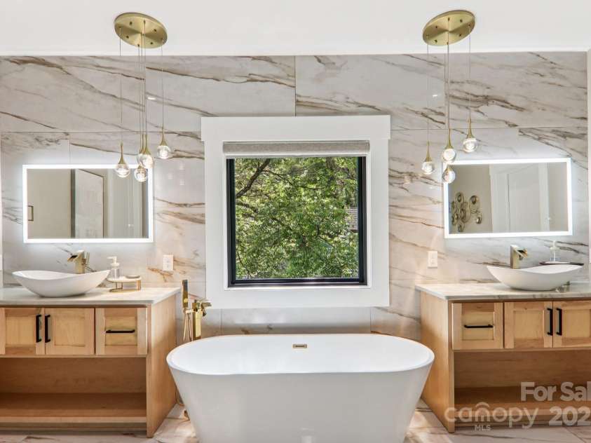 Lot 45 Weatherwatch Lane, Waynesville, NC 28786.  MLS# CAR4315609, YatesRealty ID 1782. Recent build by Valencia example of finish quality