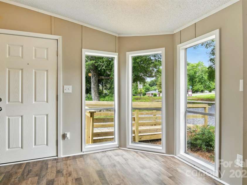 2002 Kingston Road, Kingstown, NC 28150.  MLS# CAR4257349, YatesRealty ID 17820. Breakfast Nook