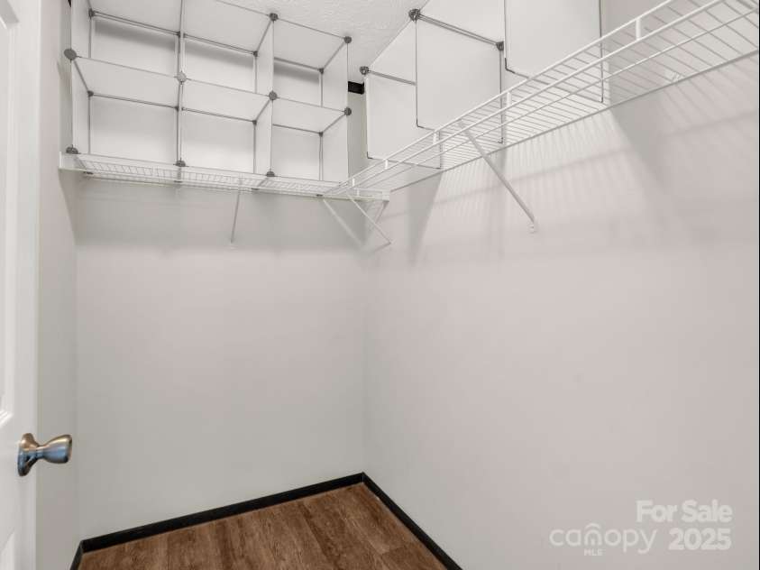 4 Frederick Lane, Hendersonville, NC 28792.  MLS# CAR4310090, YatesRealty ID 17820. 