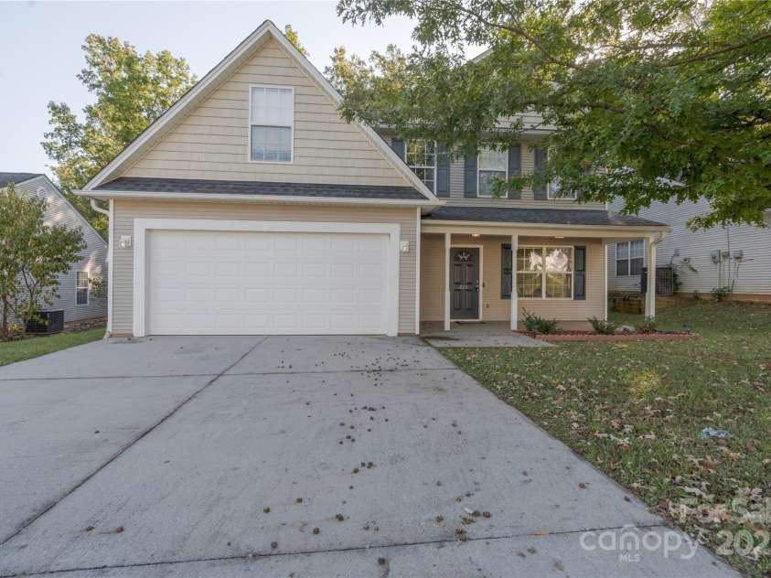 223 Stockbridge Drive, Spartanburg, SC 29301.  MLS# CAR4309368, YatesRealty ID 17821. 