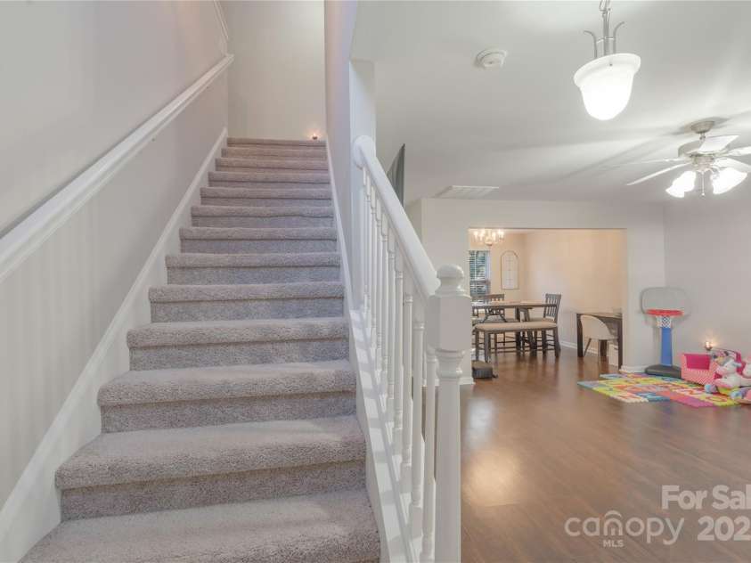 223 Stockbridge Drive, Spartanburg, SC 29301.  MLS# CAR4309368, YatesRealty ID 17821. 