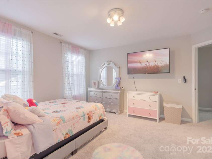 223 Stockbridge Drive, Spartanburg, SC 29301.  MLS# CAR4309368, YatesRealty ID 17821. 