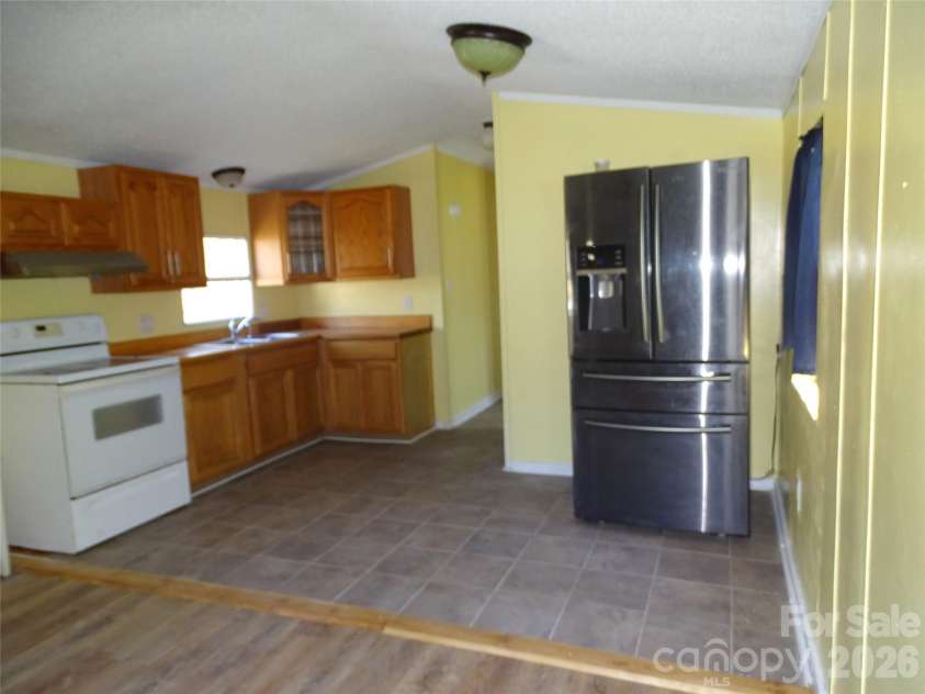 453 Riverview Lane, Lexington, NC 27292.  MLS# CAR4360894, YatesRealty ID 17823. Kitchen