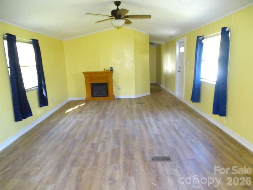 453 Riverview Lane, Lexington, NC 27292.  MLS# CAR4360894, YatesRealty ID 17823. Living room