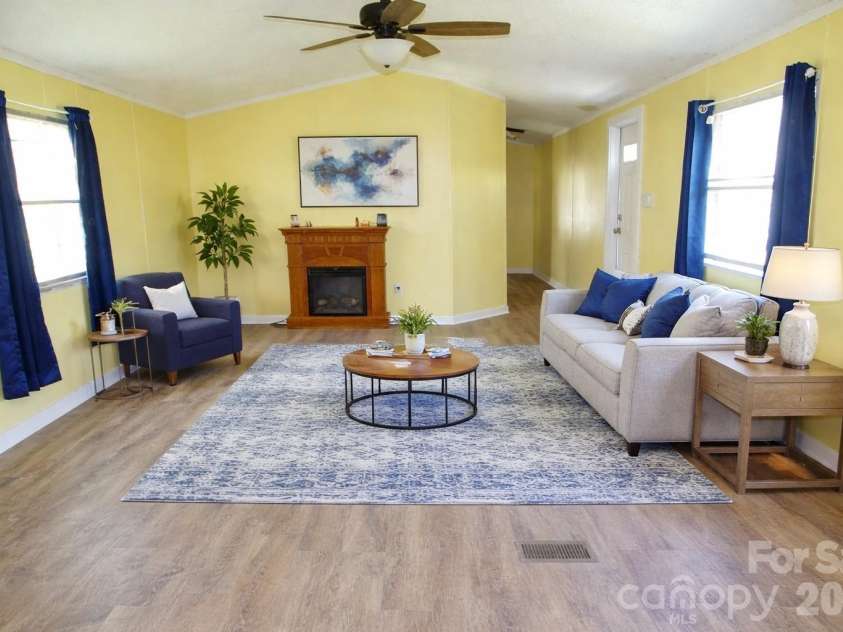 453 Riverview Lane, Lexington, NC 27292.  MLS# CAR4360894, YatesRealty ID 17823. VIRTUALLY STAGED LIVING ROOM