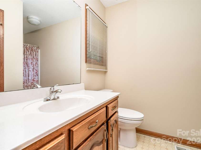 6719 Love Point Road, Denver, NC 28037.  MLS# CAR4266373, YatesRealty ID 17823. 