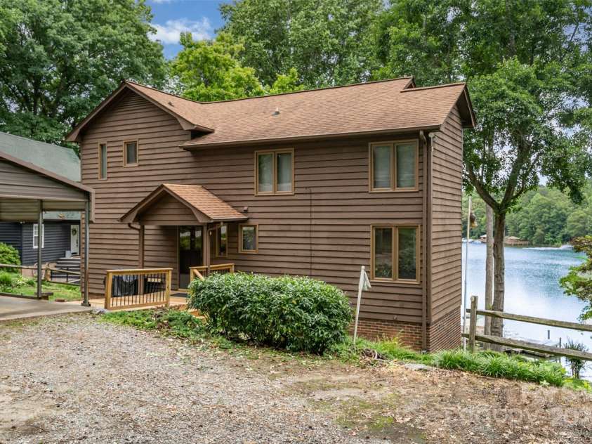 6719 Love Point Road, Denver, NC 28037.  MLS# CAR4266373, YatesRealty ID 17823. 