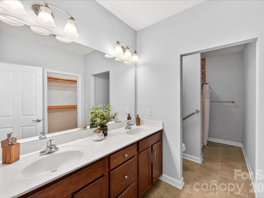 4430 Parkgate Drive, Matthews, NC 28105.  MLS# CAR4374673, YatesRealty ID 17824. 