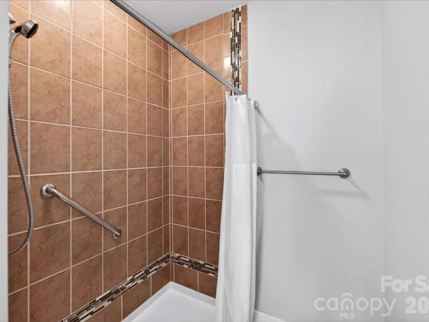 4430 Parkgate Drive, Matthews, NC 28105.  MLS# CAR4374673, YatesRealty ID 17824. 