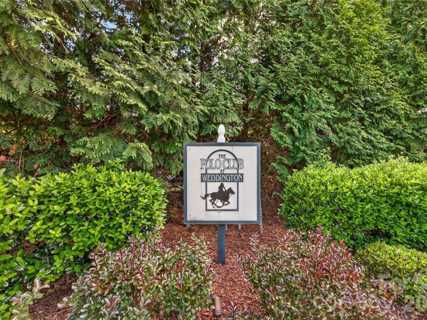 4430 Parkgate Drive, Matthews, NC 28105.  MLS# CAR4374673, YatesRealty ID 17824. 