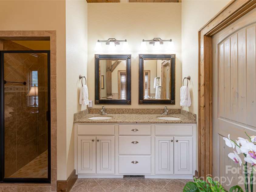 649 Panoramic Loop, Maggie Valley, NC 28751.  MLS# CAR4266409, YatesRealty ID 17824. Primary bathroom