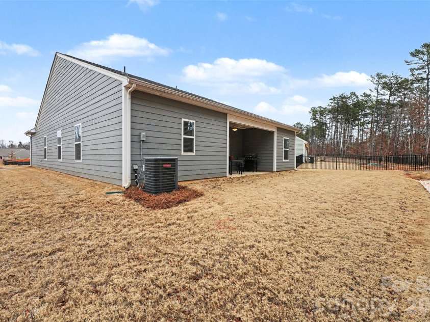 115 Tradesmen Trail, Troutman, NC 28166.  MLS# CAR4350971, YatesRealty ID 17825. Large rear yard