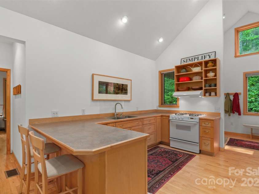 608 Brandywine Road, Waynesville, NC 28786.  MLS# CAR4267160, YatesRealty ID 17825. 