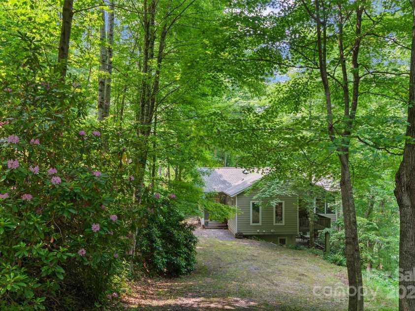 608 Brandywine Road, Waynesville, NC 28786.  MLS# CAR4267160, YatesRealty ID 17825. 