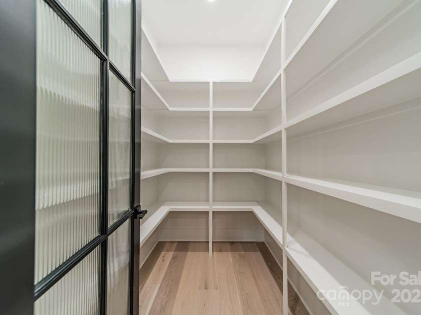 2412 Kingsbury Drive, Charlotte, NC 28205.  MLS# CAR4265110, YatesRealty ID 17826. 