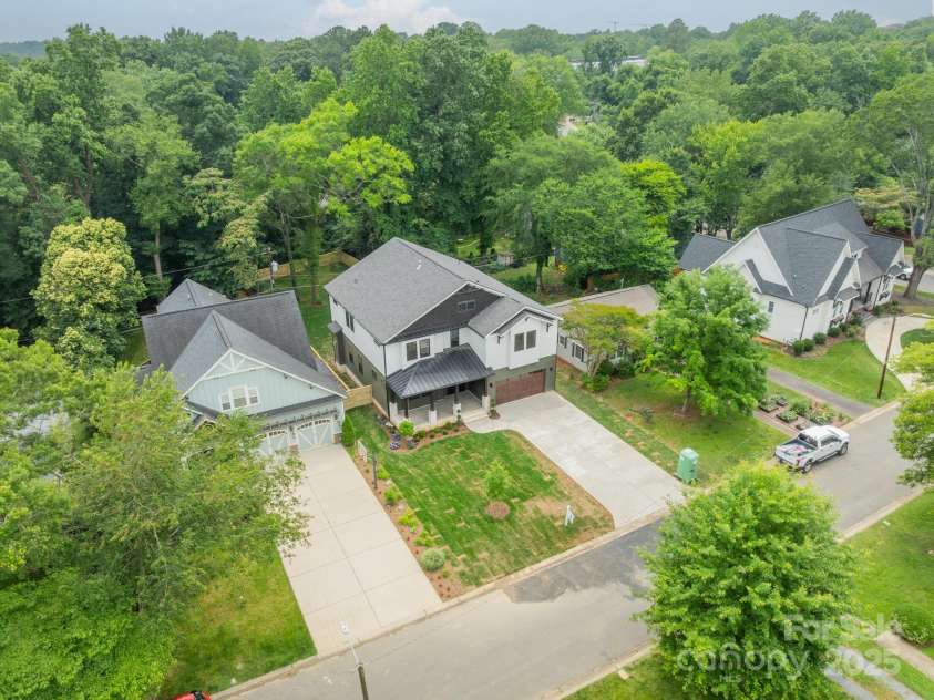 2412 Kingsbury Drive, Charlotte, NC 28205.  MLS# CAR4265110, YatesRealty ID 17826. 