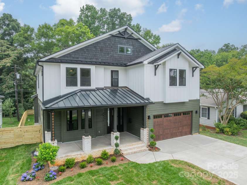 2412 Kingsbury Drive, Charlotte, NC 28205.  MLS# CAR4265110, YatesRealty ID 17826. 