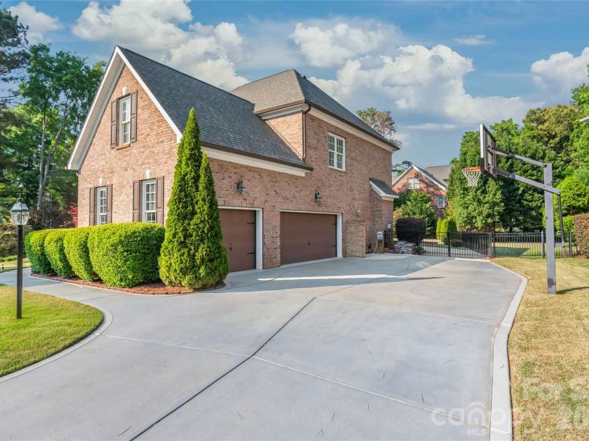 907 Hickory Stick Drive, Fort Mill, SC 29715.  MLS# CAR4376374, YatesRealty ID 17826. 