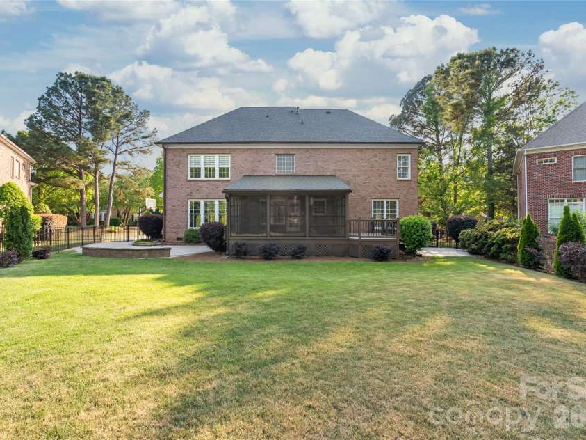 907 Hickory Stick Drive, Fort Mill, SC 29715.  MLS# CAR4376374, YatesRealty ID 17826. 