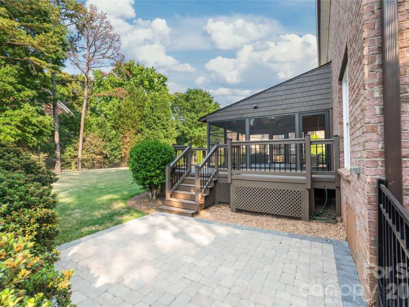 907 Hickory Stick Drive, Fort Mill, SC 29715.  MLS# CAR4376374, YatesRealty ID 17826. 