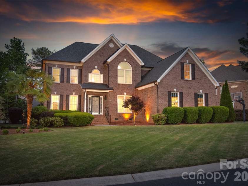 907 Hickory Stick Drive, Fort Mill, SC 29715.  MLS# CAR4376374, YatesRealty ID 17826. 