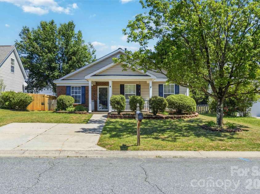 110 Camforth Drive, Mooresville, NC 28117.  MLS# CAR4369221, YatesRealty ID 17827. 