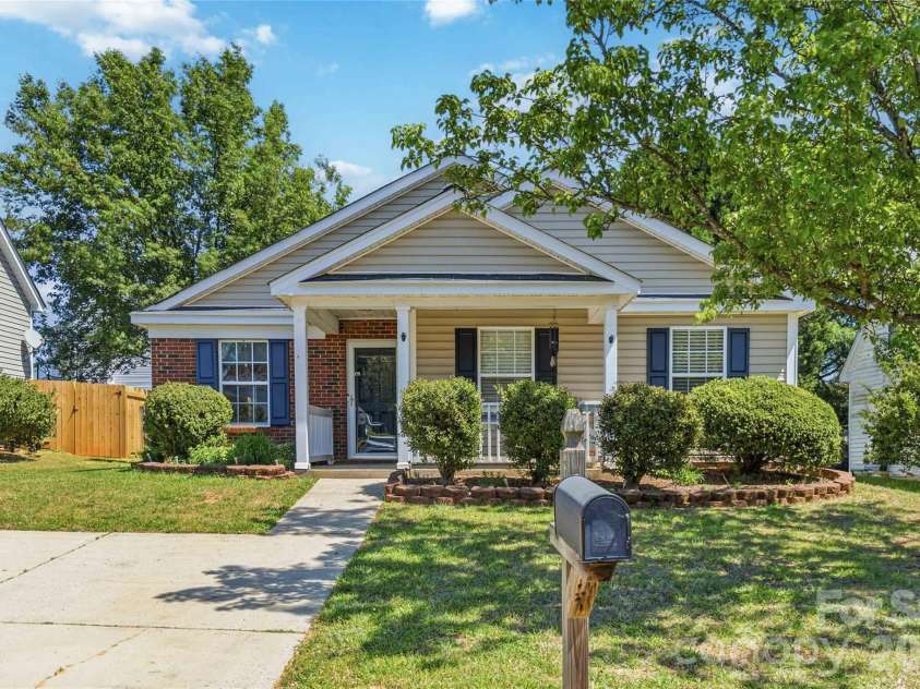110 Camforth Drive, Mooresville, NC 28117.  MLS# CAR4369221, YatesRealty ID 17827. 