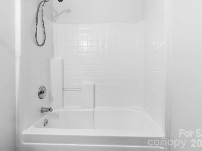 110 Camforth Drive, Mooresville, NC 28117.  MLS# CAR4369221, YatesRealty ID 17827. 