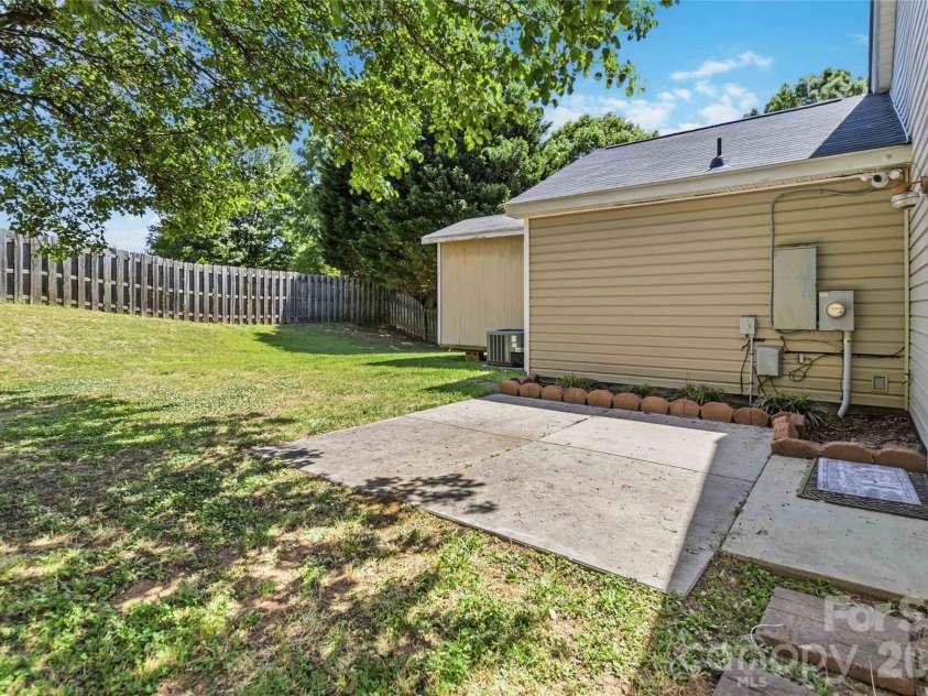 110 Camforth Drive, Mooresville, NC 28117.  MLS# CAR4369221, YatesRealty ID 17827. 
