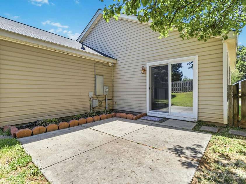 110 Camforth Drive, Mooresville, NC 28117.  MLS# CAR4369221, YatesRealty ID 17827. 