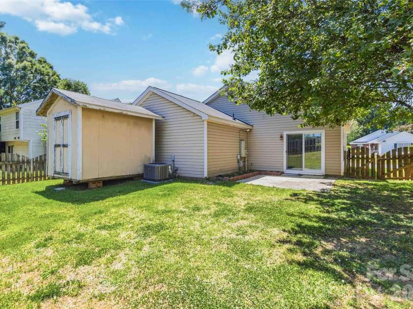 110 Camforth Drive, Mooresville, NC 28117.  MLS# CAR4369221, YatesRealty ID 17827. 