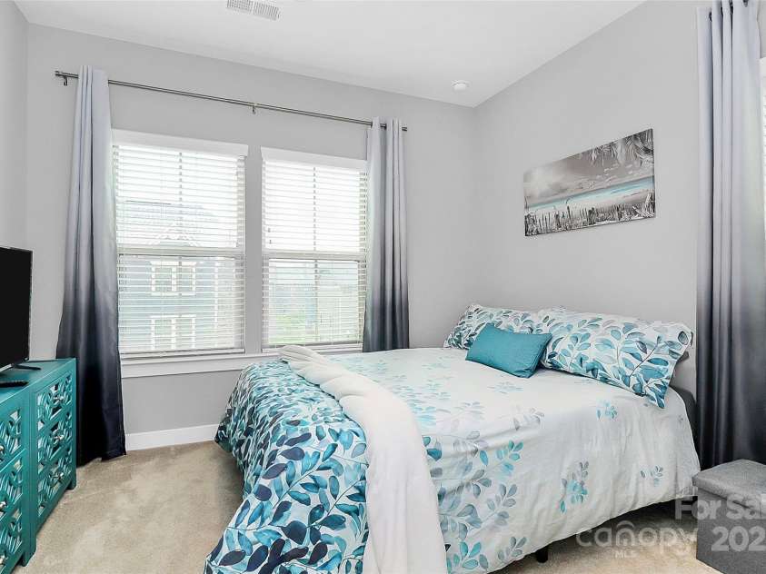 1723 Town Oak Lane, Charlotte, NC 28205.  MLS# CAR4268026, YatesRealty ID 17827. Guest Bdrm