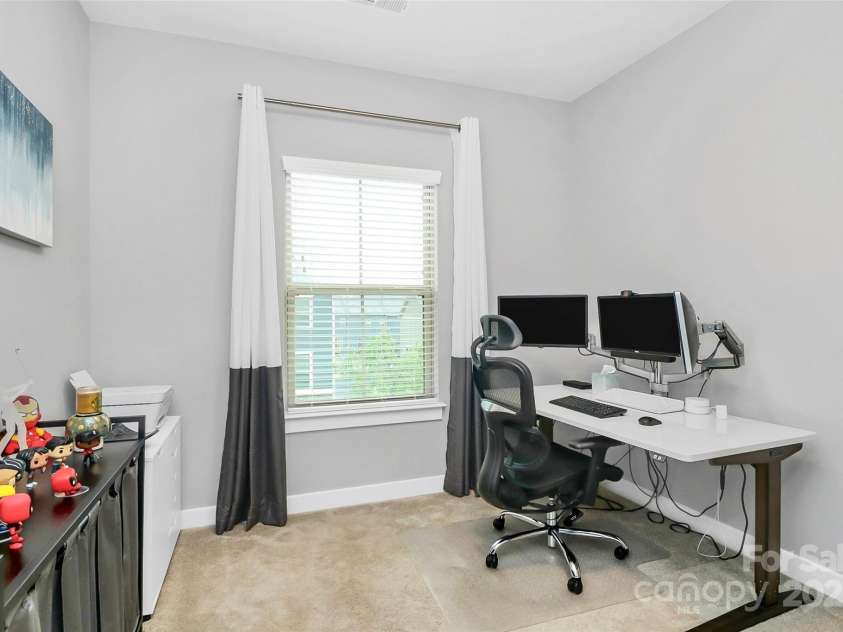 1723 Town Oak Lane, Charlotte, NC 28205.  MLS# CAR4268026, YatesRealty ID 17827. Office/3rd Bdrm