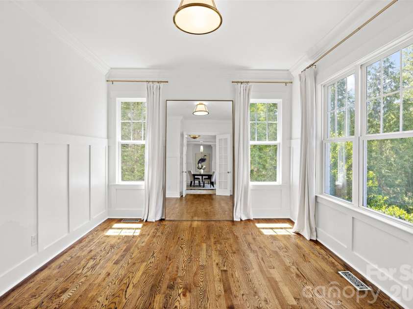 1111 Willhaven Drive, Charlotte, NC 28211.  MLS# CAR4373313, YatesRealty ID 17828. 