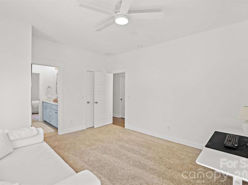 1111 Willhaven Drive, Charlotte, NC 28211.  MLS# CAR4373313, YatesRealty ID 17828. 