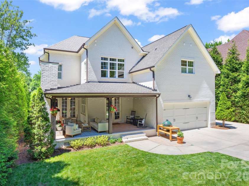 1111 Willhaven Drive, Charlotte, NC 28211.  MLS# CAR4373313, YatesRealty ID 17828. 